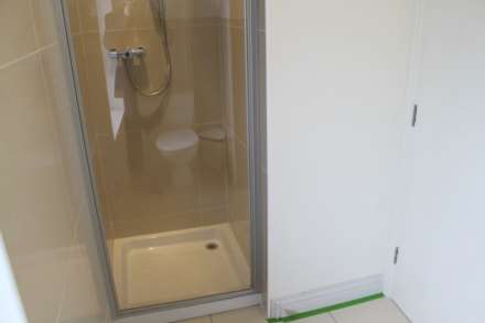 Apartment at the Rear of Rhymney St, Flat 3, Image 4