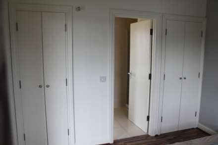 Apartment at the Rear of Rhymney St, Flat 3, Image 9