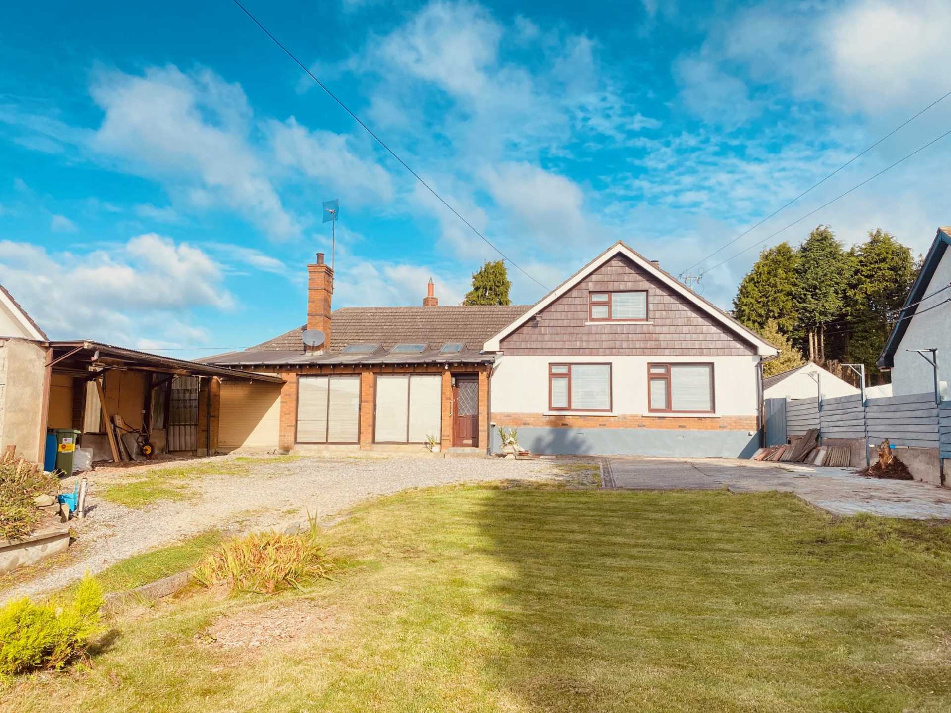 Thomastown Cross, Carrick Road, Dundalk, A91 P5KN