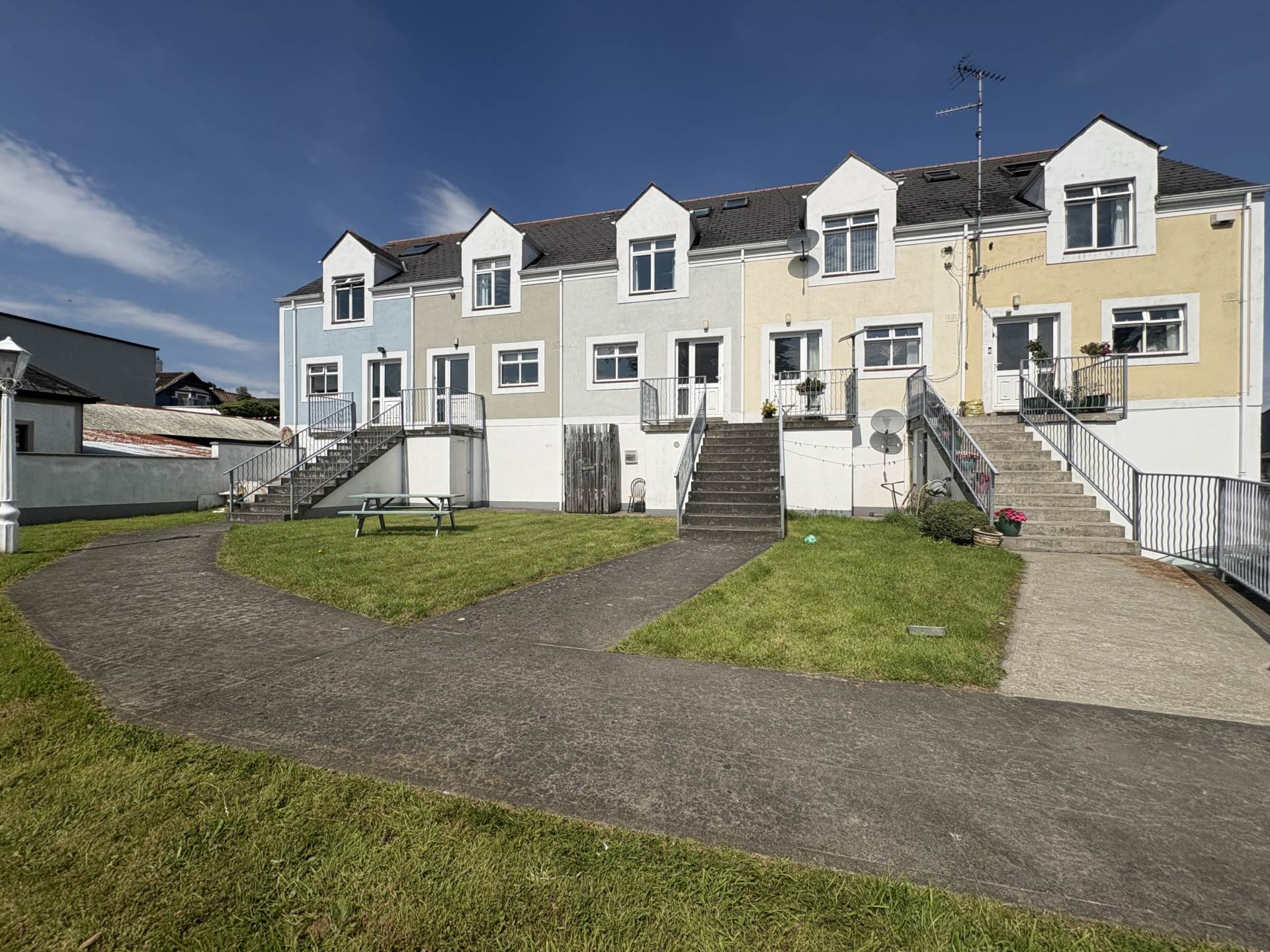 3 Dolmen Place