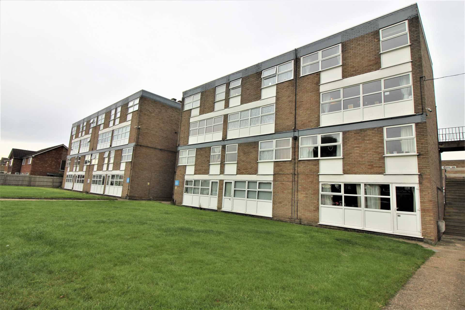 Broughton Avenue, Aylesbury, Image 1