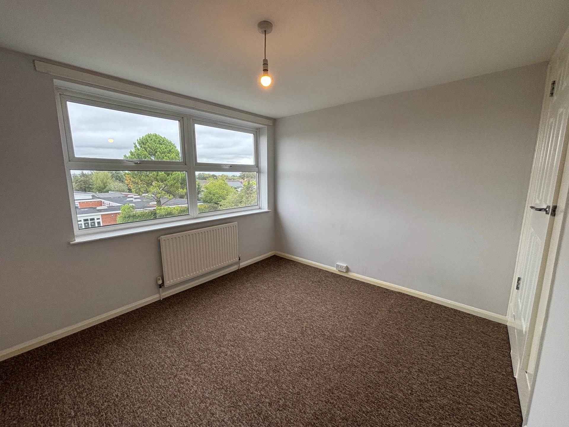 Broughton Avenue, Aylesbury, Image 6