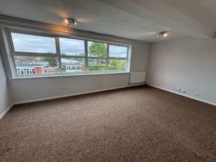 Broughton Avenue, Aylesbury, Image 4