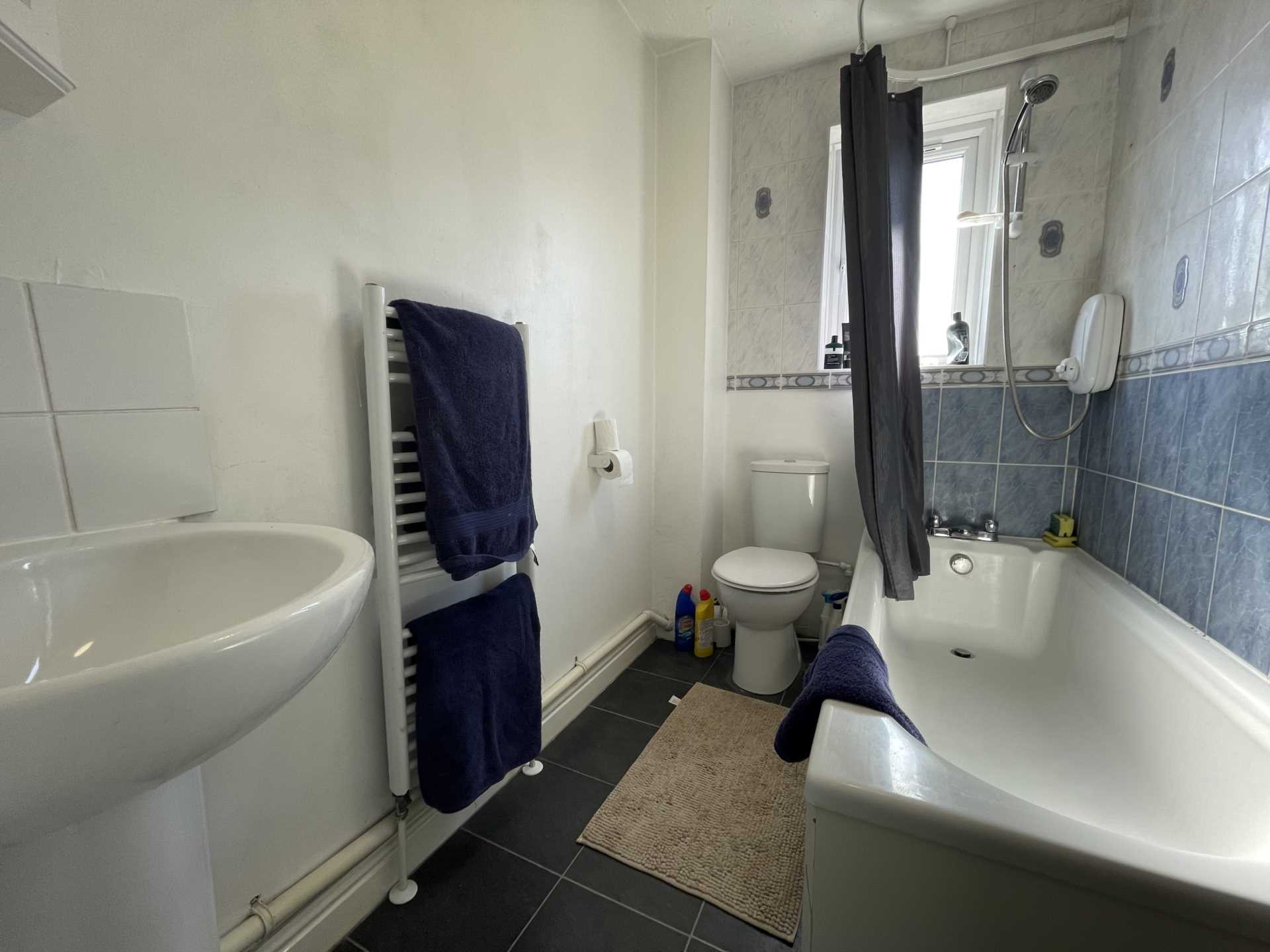 Harrow Close, Aylesbury, Image 5