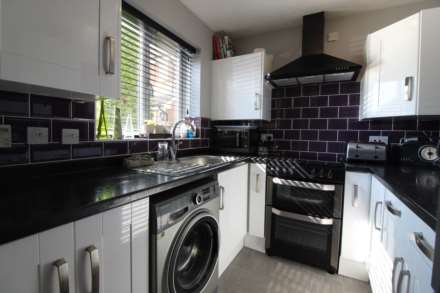 Harrow Close, Aylesbury, Image 4