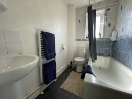 Harrow Close, Aylesbury, Image 5