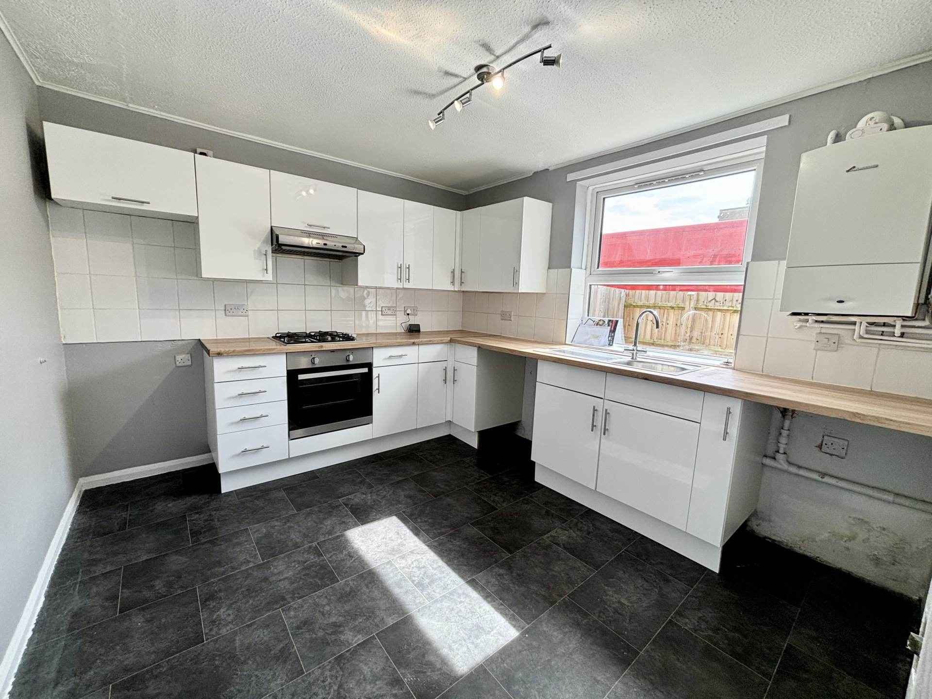 Broughton Avenue, Aylesbury, Image 2