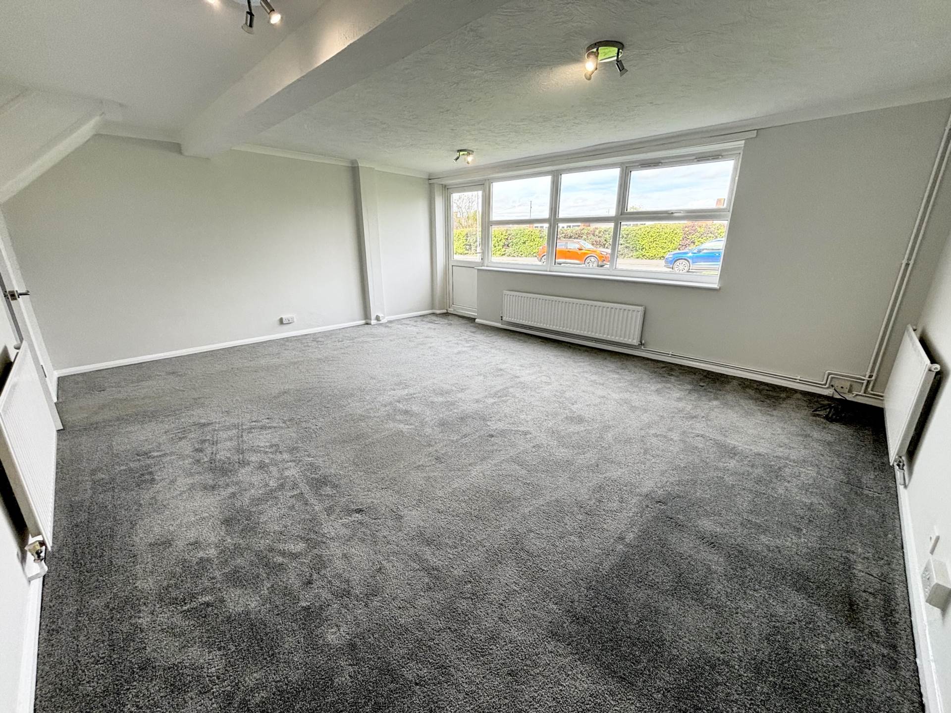 Broughton Avenue, Aylesbury, Image 4