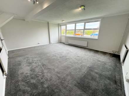 Broughton Avenue, Aylesbury, Image 4