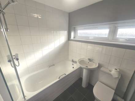 Broughton Avenue, Aylesbury, Image 3