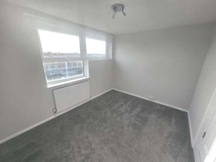 Broughton Avenue, Aylesbury, Image 4