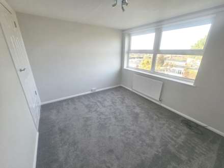 Broughton Avenue, Aylesbury, Image 5