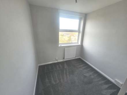 Broughton Avenue, Aylesbury, Image 6