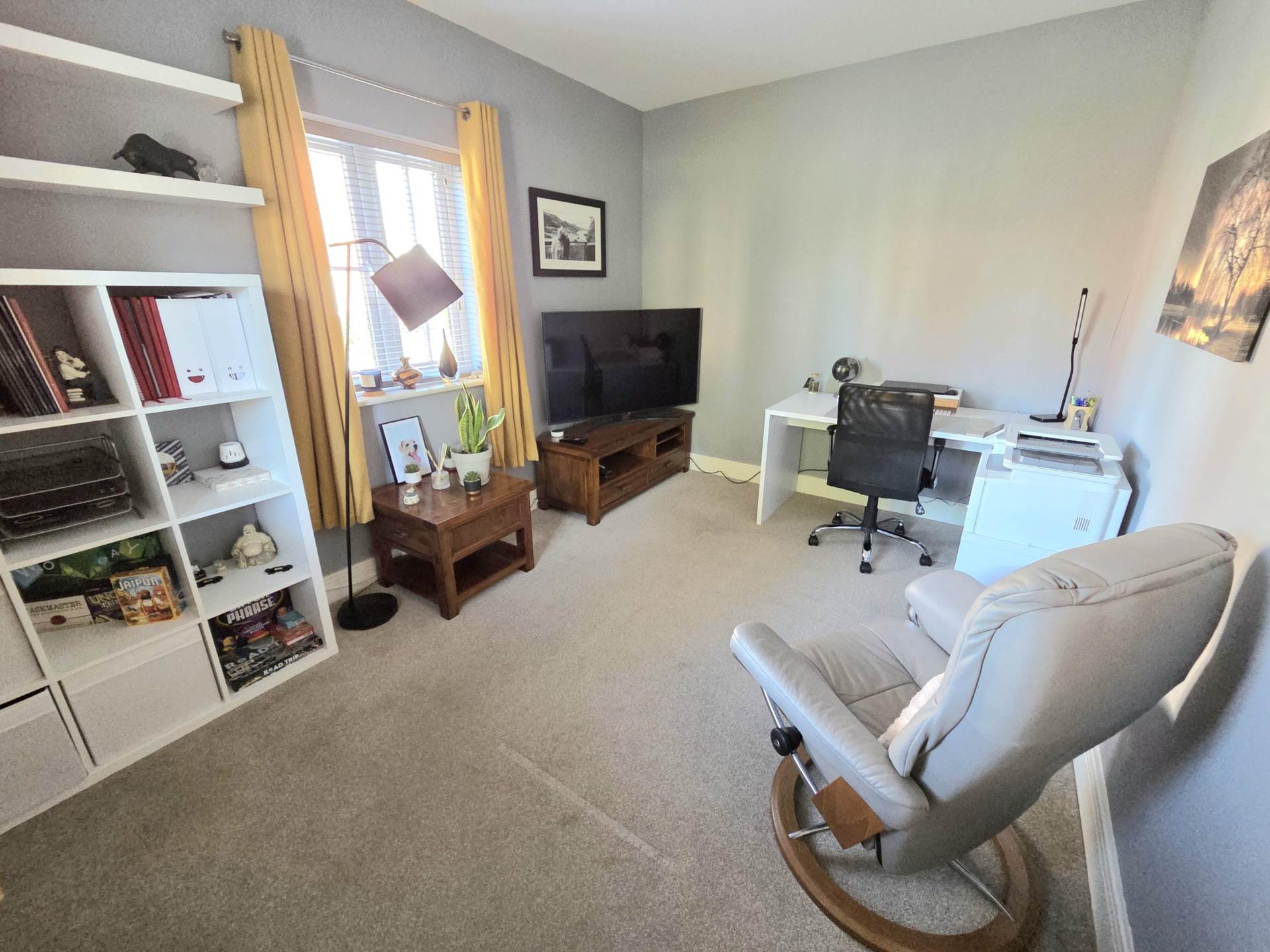 Siddington Drive, Aylesbury, Image 4