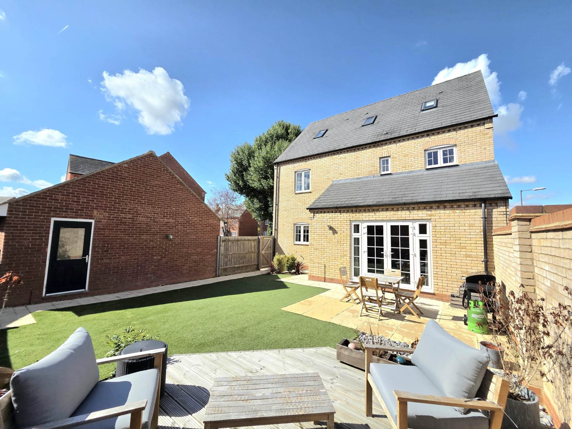 Siddington Drive, Aylesbury, Image 8