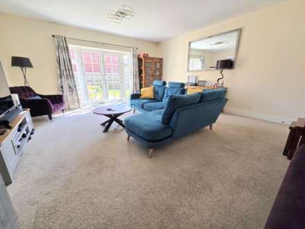 Siddington Drive, Aylesbury, Image 13
