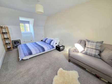 Siddington Drive, Aylesbury, Image 5