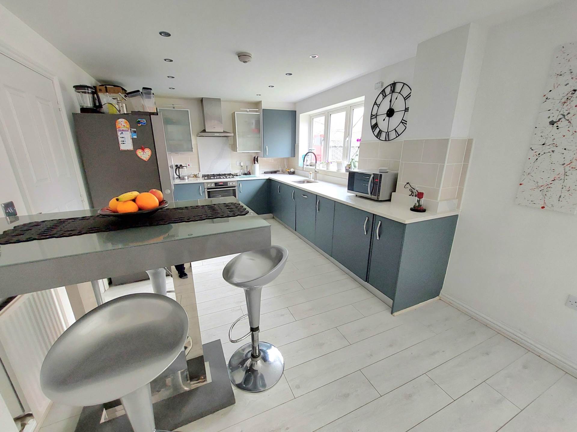 Sierra Drive, Aylesbury, Image 12