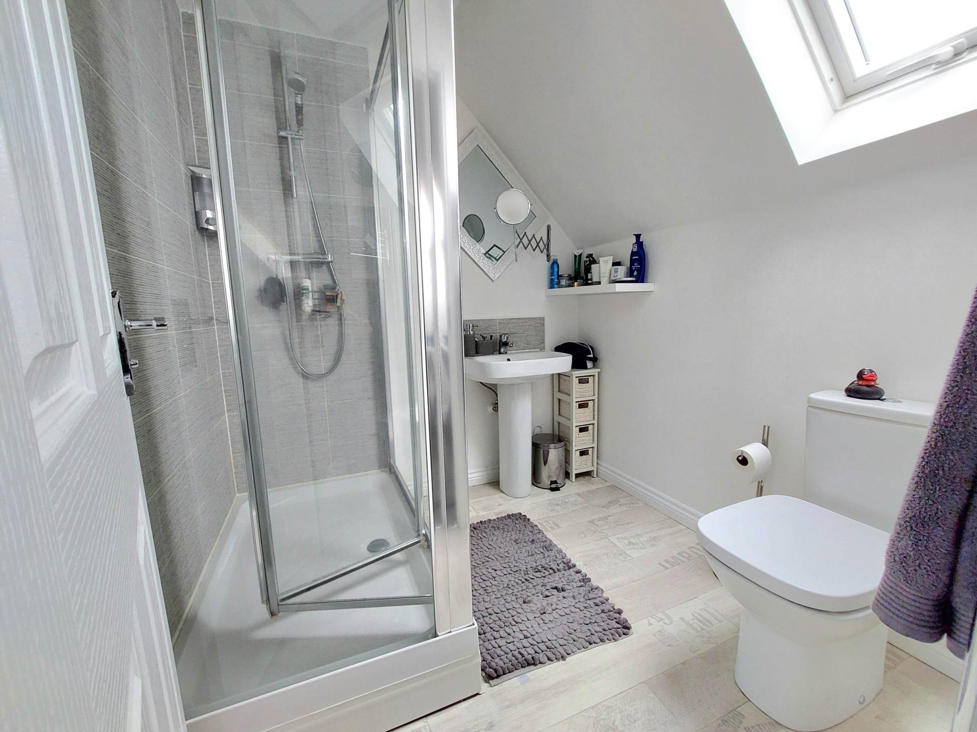 Sierra Drive, Aylesbury, Image 24