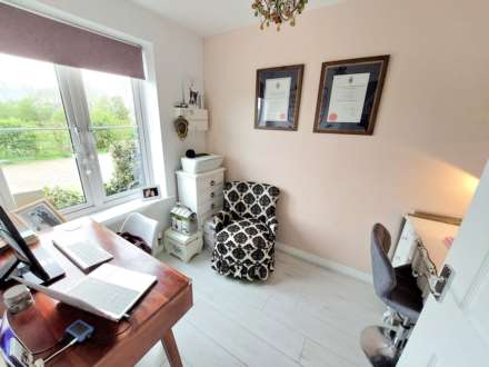 Sierra Drive, Aylesbury, Image 14