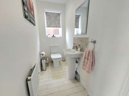 Sierra Drive, Aylesbury, Image 15