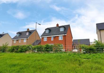 Sierra Drive, Aylesbury, Image 6