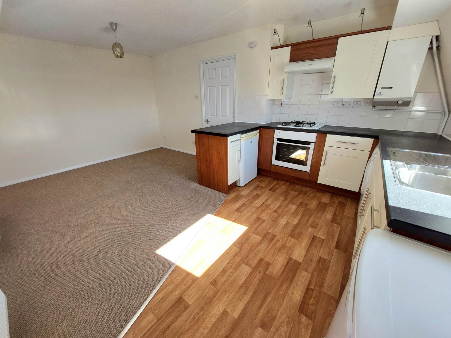 Dove House, Watermead, Image 4