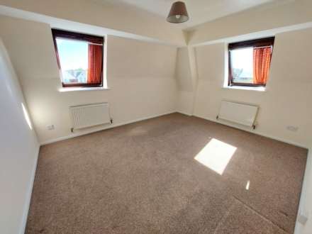 Dove House, Watermead, Image 4