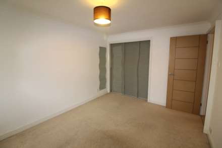 Hilton Avenue, Aylesbury, Image 12