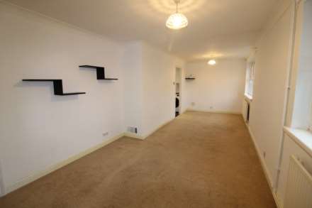 Hilton Avenue, Aylesbury, Image 7