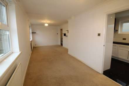 Hilton Avenue, Aylesbury, Image 8