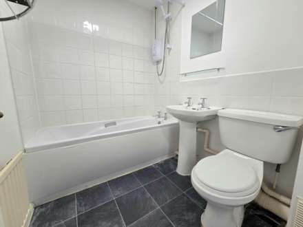 Dove House, Watermead, Image 5