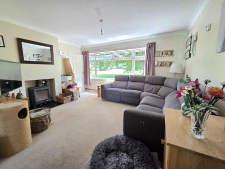 Narbeth Drive, Aylesbury, Image 3