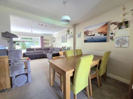 Narbeth Drive, Aylesbury, Image 5