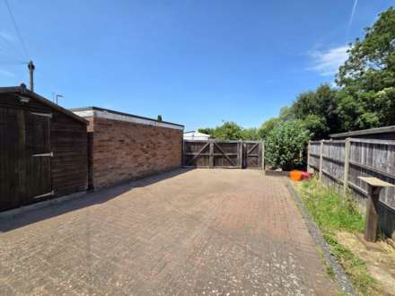 Narbeth Drive, Aylesbury, Image 8