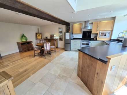 Rowden Farm Barns, Ledburn, Image 11