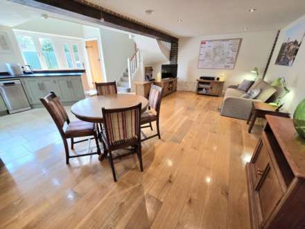 Rowden Farm Barns, Ledburn, Image 13