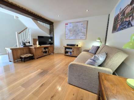 Rowden Farm Barns, Ledburn, Image 4