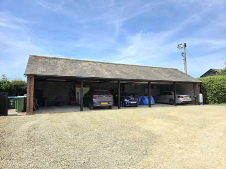 Rowden Farm Barns, Ledburn, Image 8