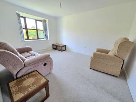 Epsom Grove, Bletchley, Image 9