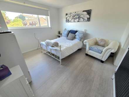 Middlesex Drive, Bletchley, Image 13