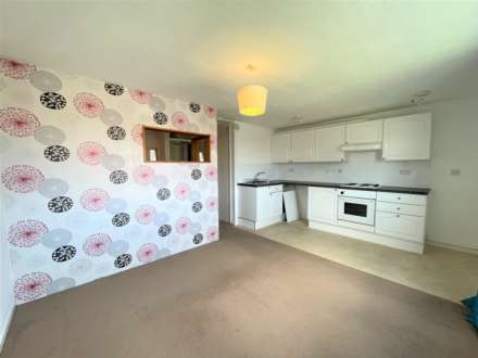 Selwyn Court, Aylesbury, Image 4