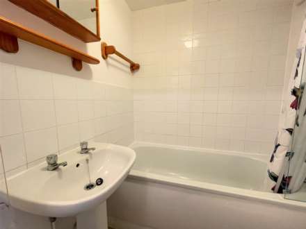 Selwyn Court, Aylesbury, Image 7