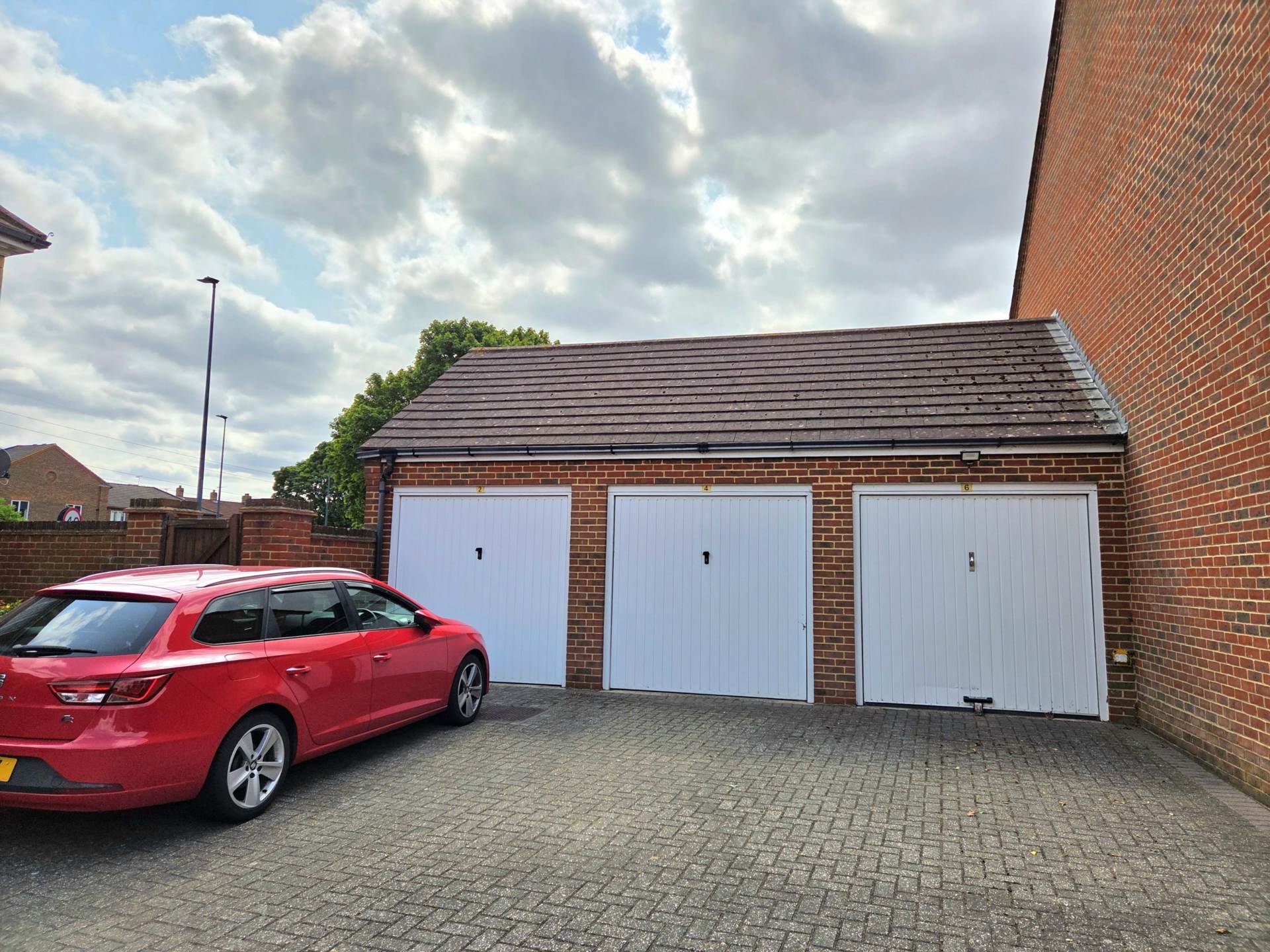 Pottery Court, Fairford Leys, Image 10