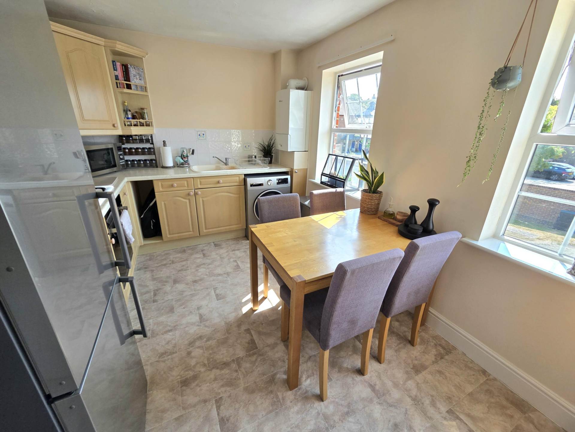 Pottery Court, Fairford Leys, Image 3