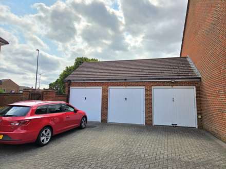 Pottery Court, Fairford Leys, Image 10