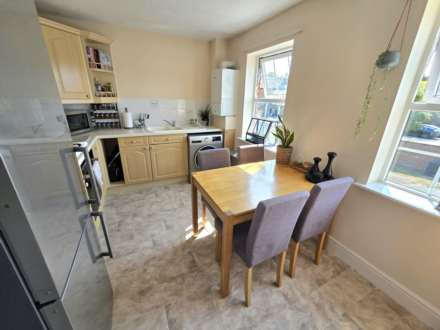 Pottery Court, Fairford Leys, Image 3