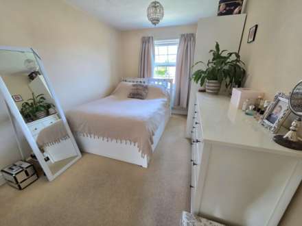 Pottery Court, Fairford Leys, Image 4