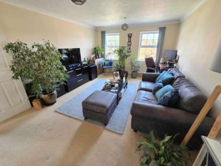 Pottery Court, Fairford Leys, Image 6