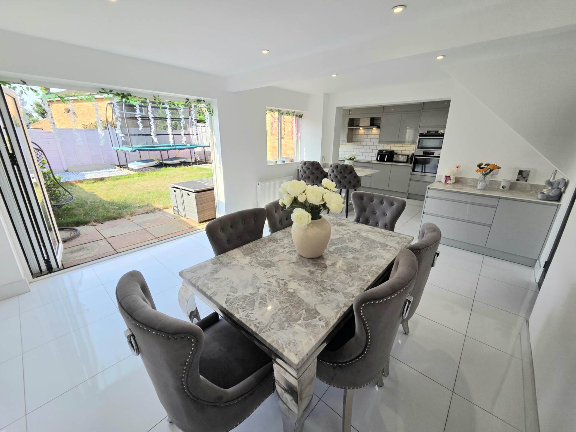 Woodside Way, Linslade, Image 2